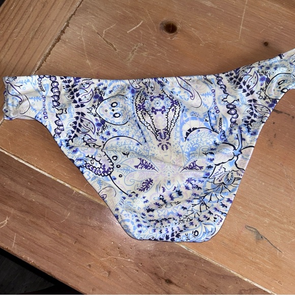 Victoria's Secret Blue and White Patterned Bikini Bottom - Picture 2 of 3